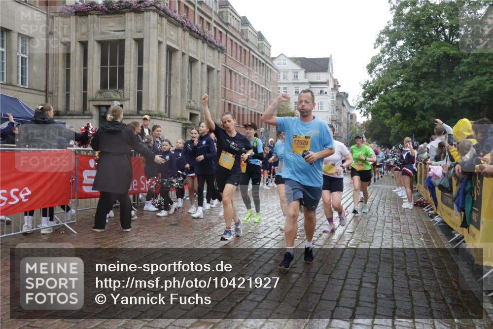 13.09.2026 - Kiel Lauf Yannick Fuchs http://msf.ph/oto/10421927 13.09.2026 10:55:10 Ziel 185, 575, 1232, 1459, 1815, 1851, 1973, 2339, 2548, 2738, 2813, 3084, 3429, 3903, 4403, 4678, 4898, 5104, 5645, 5834, 6193, 6490, 6498, 6501, 6583, 6991, 7118, 7450, 7566, 7722, 8121, 8714, 8791, 8845, 9131, 9849, 10032, 10061, 10354, 10571, 11157, 11325, 11358, 11453, 12176, 12444, 396, 454, 459, 575, 796, 1063, 1232, 1619, 1659, 1940, 2198, 2357, 2554, 2747, 2813, 3162, 3511, 3699, 3939, 3950, 4091, 4369, 4370, 4625, 4652, 4665, 4772, 4902, 34, 313 meine-sportfotos.de
