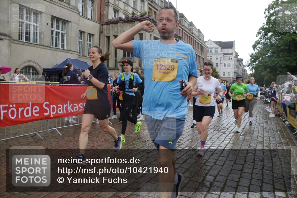 13.09.2026 - Kiel Lauf Yannick Fuchs http://msf.ph/oto/10421940 13.09.2026 10:55:11 Ziel 185, 1459, 1815, 1851, 1973, 2339, 2548, 2738, 3084, 3429, 3903, 4403, 4678, 4898, 5104, 5645, 5834, 6193, 6490, 6498, 6501, 6583, 6991, 7118, 7450, 7566, 7722, 8121, 8714, 8791, 8845, 9131, 10032, 10061, 10354, 10571, 11157, 11325, 11358, 11453, 12176, 12444, 396, 454, 459, 575, 796, 1063, 1232, 1619, 1659, 1940, 2198, 2357, 2554, 2747, 2813, 3162, 3511, 3699, 3939, 3950, 4091, 4369, 4370, 4625, 4652, 4665, 4772, 4902, 7722, 34, 313 meine-sportfotos.de