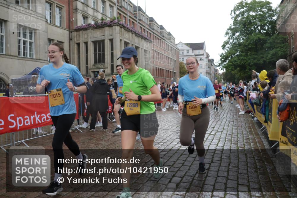 13.09.2026 - Kiel Lauf Yannick Fuchs http://msf.ph/oto/10421950 13.09.2026 10:55:13 Ziel 185, 1459, 1815, 1851, 1973, 2339, 2738, 3084, 3429, 3645, 3903, 4403, 4678, 4898, 5104, 5645, 5834, 6193, 6490, 6498, 6501, 6583, 6800, 6991, 7118, 7450, 7566, 8714, 8791, 8845, 9131, 10032, 10061, 10354, 10571, 10936, 11325, 11358, 11453, 11751, 12176, 12444, 12610, 396, 454, 459, 575, 796, 1063, 1232, 1619, 1659, 1940, 2198, 2339, 2357, 2548, 2554, 2747, 2813, 3162, 3511, 3699, 3939, 3950, 4091, 4369, 4370, 4625, 4652, 4665, 4772, 4902, 7722, 8121, 34, 313 meine-sportfotos.de