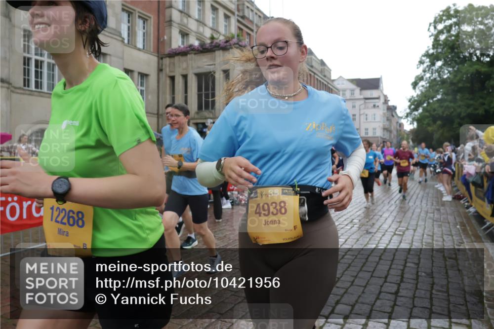 13.09.2026 - Kiel Lauf Yannick Fuchs http://msf.ph/oto/10421956 13.09.2026 10:55:13 Ziel 185, 1459, 1815, 1851, 1973, 2339, 2738, 3084, 3429, 3645, 3903, 4403, 4678, 4898, 5104, 5645, 5834, 6193, 6490, 6498, 6501, 6583, 6800, 6991, 7118, 7450, 7566, 8714, 8791, 8845, 9131, 10032, 10061, 10354, 10571, 10936, 11325, 11358, 11453, 11751, 12176, 12444, 12610, 396, 454, 459, 575, 796, 1063, 1232, 1619, 1659, 1940, 2198, 2339, 2357, 2548, 2554, 2747, 2813, 3162, 3511, 3699, 3939, 3950, 4091, 4369, 4370, 4625, 4652, 4665, 4772, 4902, 7722, 8121, 34, 313 meine-sportfotos.de