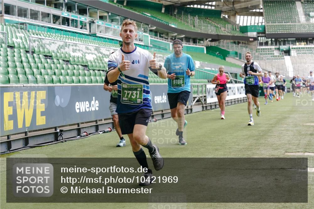 13.09.2026 - 21. swb-Marathon Bremen Michael Burmester http://msf.ph/oto/10421969 13.09.2026 12:59:43 Laufen im Stadion 135, 148, 191, 226, 232, 260, 342, 651, 745, 972, 1080, 1166, 1209, 1281, 1368, 1493, 1494, 1516, 1642, 1650, 1861, 1931, 1935, 1963, 2088, 2210, 2289, 2293, 2306, 2322, 2343, 2367, 2425, 2481, 2517, 2570, 2577, 2686, 2700, 2771, 2806, 2807, 2827, 2885, 2899, 2906, 2914, 2953, 2961, 2979, 3015, 3021, 3076, 3098, 3105, 3120, 3124, 3145, 3168, 3190, 3233, 3273, 3354, 3435, 3480, 3516, 3531, 3560, 3652, 3729, 3855, 3861, 3930, 3934, 205 meine-sportfotos.de