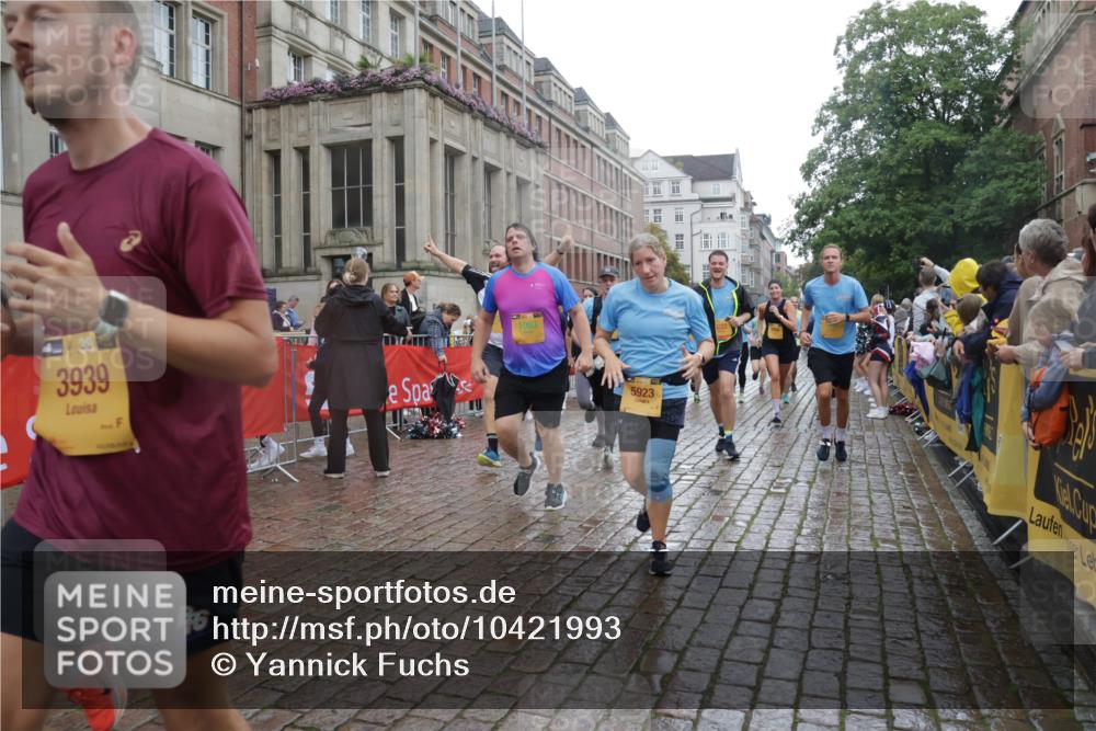 13.09.2026 - Kiel Lauf Yannick Fuchs http://msf.ph/oto/10421993 13.09.2026 10:55:17 Ziel 185, 313, 1459, 1851, 2330, 2331, 2738, 3379, 3429, 3645, 3903, 4403, 4678, 4898, 5104, 5485, 5645, 5834, 6490, 6498, 6501, 6800, 6991, 7118, 7450, 7566, 8714, 8791, 8845, 9131, 9858, 10061, 10354, 10571, 10936, 11325, 11358, 11751, 12176, 12610, 396, 454, 459, 575, 796, 1063, 1232, 1619, 1659, 1815, 1940, 1973, 2198, 2339, 2357, 2548, 2554, 2747, 2813, 3084, 3162, 3511, 3699, 3939, 3950, 4091, 4369, 4370, 4625, 4652, 4665, 4772, 4902, 6193, 6498, 6501, 6583, 7722, 8121, 34 meine-sportfotos.de