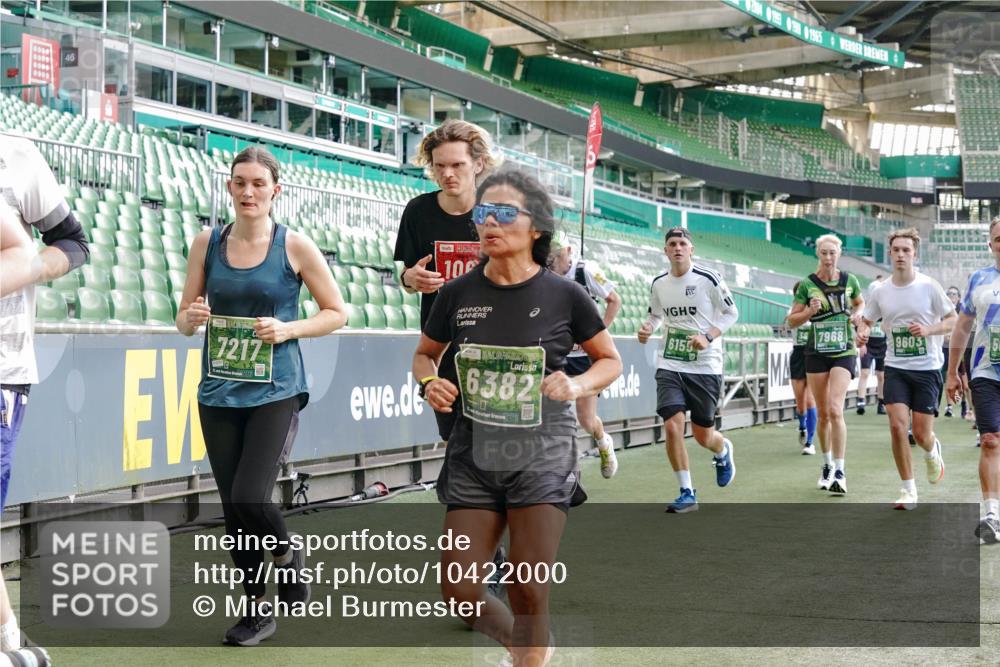 13.09.2026 - 21. swb-Marathon Bremen Michael Burmester http://msf.ph/oto/10422000 13.09.2026 13:22:34 Laufen im Stadion 128, 160, 211, 258, 343, 351, 423, 441, 533, 571, 601, 609, 708, 782, 851, 892, 1060, 1094, 1157, 1158, 1177, 1178, 1259, 1316, 1331, 1344, 1417, 1518, 1657, 1669, 1676, 1691, 1729, 1746, 1788, 1883, 2213, 2290, 2433, 2475, 2504, 2526, 2551, 2619, 2632, 2652, 2660, 2685, 2711, 2828, 2954, 2964, 2995, 3022, 3034, 3144, 3225, 3252, 3347, 3351, 3423, 3505, 3530, 3559, 3682, 3727, 3784, 3819, 4020, 4054, 4231, 4406, 4407, 4431, 4467, 4584, 1506 meine-sportfotos.de