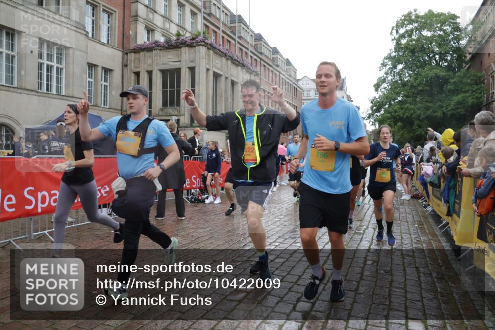 13.09.2026 - Kiel Lauf Yannick Fuchs http://msf.ph/oto/10422009 13.09.2026 10:55:19 Ziel 185, 313, 428, 1841, 1851, 2330, 2331, 2738, 3379, 3429, 3645, 3903, 4403, 4678, 4898, 5104, 5485, 5834, 6490, 6800, 6991, 7118, 7450, 7566, 8791, 8845, 9131, 9858, 10061, 10354, 10571, 10936, 11325, 11358, 11751, 12610, 396, 454, 459, 575, 796, 1063, 1232, 1459, 1619, 1659, 1815, 1940, 1973, 2198, 2339, 2357, 2548, 2554, 2747, 2813, 3084, 3162, 3511, 3699, 3950, 4369, 4370, 4625, 4652, 4665, 4772, 4902, 5104, 5645, 6193, 6498, 6501, 6583, 7722, 8121, 34, 396 meine-sportfotos.de
