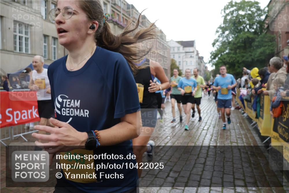 13.09.2026 - Kiel Lauf Yannick Fuchs http://msf.ph/oto/10422025 13.09.2026 10:55:20 Ziel 185, 313, 428, 1841, 1851, 2330, 2331, 2738, 3379, 3429, 3645, 3903, 4403, 4678, 4898, 5485, 5834, 6490, 6800, 6991, 7118, 7450, 7566, 8791, 8845, 9131, 9858, 10061, 10354, 10936, 11325, 11358, 11751, 12610, 396, 454, 459, 575, 796, 1232, 1459, 1619, 1659, 1815, 1940, 1973, 2198, 2339, 2357, 2548, 2554, 2738, 2747, 2813, 3084, 3162, 3511, 3699, 3903, 3950, 4369, 4370, 4625, 4652, 4665, 4898, 4902, 5104, 5645, 6193, 6490, 6498, 6501, 6583, 6991, 7722, 8121, 34, 396, 1619 meine-sportfotos.de