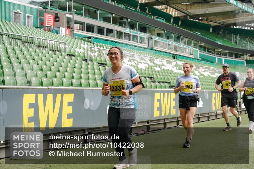 13.09.2026 - 21. swb-Marathon Bremen Michael Burmester http://msf.ph/oto/10422038 13.09.2026 10:45:24 Laufen im Stadion 10137, 10176, 10191, 10192, 10194, 10202, 10242, 10295, 10344, 10430, 10472, 10524, 10568, 10600, 10629, 10651, 10679, 10713, 10779, 10979, 10997, 10999, 11050, 11081, 11181, 11200, 11233, 11244, 11307, 11309, 11355, 11367, 11385, 11408, 11495, 11574, 11629, 11709, 11808, 11821, 11932, 11943, 12057, 12089, 12151, 12153, 12177, 12178, 12224, 12226, 12285, 12311, 12321, 12334, 12374, 12462, 12539, 10148, 10303, 10330 meine-sportfotos.de
