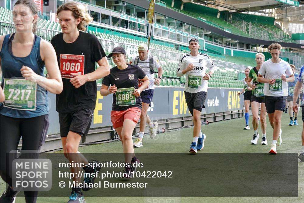 13.09.2026 - 21. swb-Marathon Bremen Michael Burmester http://msf.ph/oto/10422042 13.09.2026 13:22:35 Laufen im Stadion 128, 160, 211, 258, 343, 351, 423, 441, 533, 571, 601, 609, 708, 782, 851, 892, 1060, 1094, 1157, 1158, 1177, 1178, 1259, 1316, 1331, 1344, 1417, 1518, 1657, 1669, 1676, 1691, 1729, 1746, 1788, 1883, 2213, 2290, 2433, 2475, 2504, 2526, 2551, 2619, 2632, 2652, 2660, 2685, 2711, 2828, 2954, 2964, 2995, 3022, 3034, 3144, 3225, 3252, 3347, 3351, 3423, 3505, 3530, 3559, 3682, 3727, 3784, 3819, 4020, 4054, 4231, 4406, 4407, 4431, 4467, 4584, 1506 meine-sportfotos.de