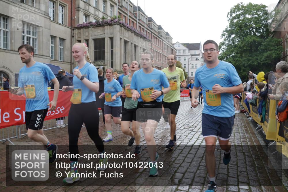 13.09.2026 - Kiel Lauf Yannick Fuchs http://msf.ph/oto/10422043 13.09.2026 10:55:21 Ziel 185, 313, 428, 1841, 1851, 2330, 2331, 3379, 3429, 3645, 4403, 4678, 5485, 5834, 5903, 6800, 7118, 7450, 7566, 8791, 8845, 9858, 10061, 10354, 10936, 11751, 12610, 396, 454, 459, 575, 1232, 1459, 1619, 1659, 1815, 1973, 2198, 2339, 2357, 2548, 2554, 2738, 2747, 2813, 3084, 3162, 3429, 3511, 3699, 3903, 3950, 4369, 4370, 4625, 4652, 4665, 4898, 4902, 5104, 5645, 5834, 6193, 6490, 6498, 6501, 6583, 6991, 7722, 8121, 34, 396, 1619 meine-sportfotos.de