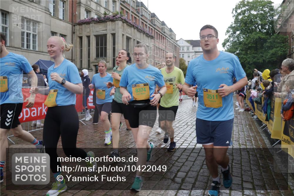 13.09.2026 - Kiel Lauf Yannick Fuchs http://msf.ph/oto/10422049 13.09.2026 10:55:22 Ziel 185, 313, 428, 1841, 1851, 2330, 2331, 3379, 3645, 4403, 4678, 5485, 5903, 6800, 6880, 7118, 7450, 7566, 7966, 8765, 8791, 8845, 9858, 10061, 10354, 10936, 11751, 11946, 12610, 185, 454, 459, 575, 1232, 1459, 1619, 1659, 1815, 1973, 2198, 2339, 2357, 2548, 2554, 2738, 2747, 2813, 3084, 3162, 3429, 3511, 3699, 3903, 4369, 4370, 4403, 4625, 4652, 4665, 4678, 4898, 4902, 5104, 5645, 5834, 6193, 6490, 6498, 6501, 6583, 6991, 7722, 8121, 8791, 34, 396, 1619 meine-sportfotos.de