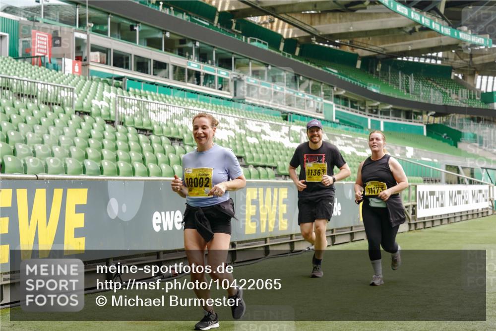 13.09.2026 - 21. swb-Marathon Bremen Michael Burmester http://msf.ph/oto/10422065 13.09.2026 10:45:25 Laufen im Stadion 10137, 10176, 10191, 10192, 10194, 10202, 10242, 10295, 10344, 10430, 10472, 10524, 10568, 10600, 10629, 10651, 10679, 10713, 10779, 10979, 10999, 11050, 11081, 11181, 11200, 11233, 11244, 11307, 11309, 11355, 11367, 11385, 11408, 11495, 11574, 11629, 11709, 11760, 11808, 11821, 11932, 11943, 12057, 12089, 12151, 12153, 12177, 12178, 12224, 12226, 12285, 12311, 12321, 12334, 12374, 12462, 12539, 10148, 10303, 10330 meine-sportfotos.de