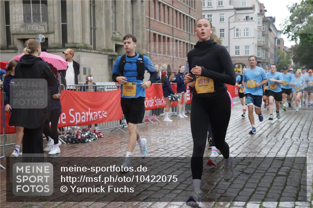 13.09.2026 - Kiel Lauf Yannick Fuchs http://msf.ph/oto/10422075 13.09.2026 10:55:24 Ziel 313, 428, 1841, 2330, 2331, 3379, 3645, 5485, 5572, 5903, 6800, 6880, 7118, 7148, 7566, 7966, 8765, 8772, 8845, 9858, 10597, 10722, 10936, 11751, 11946, 12610, 185, 454, 459, 575, 1232, 1459, 1815, 1851, 1973, 2198, 2339, 2357, 2548, 2554, 2738, 2747, 2813, 3084, 3429, 3699, 3903, 4369, 4370, 4403, 4625, 4652, 4665, 4678, 4898, 4902, 5104, 5645, 5834, 6193, 6490, 6498, 6501, 6583, 6991, 7118, 7450, 7566, 7722, 8121, 8791, 34, 396, 1619 meine-sportfotos.de