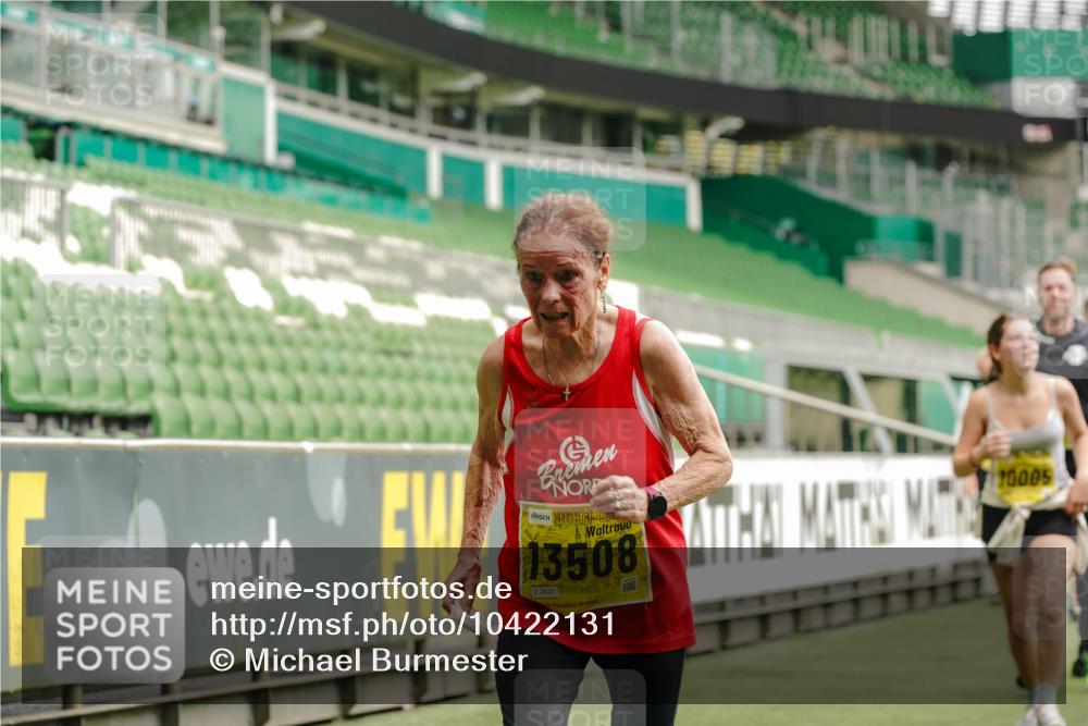 13.09.2026 - 21. swb-Marathon Bremen Michael Burmester http://msf.ph/oto/10422131 13.09.2026 10:45:31 Laufen im Stadion 10137, 10176, 10191, 10192, 10194, 10202, 10242, 10295, 10344, 10430, 10472, 10524, 10568, 10600, 10629, 10651, 10679, 10713, 10979, 10999, 11050, 11081, 11181, 11200, 11233, 11244, 11307, 11309, 11355, 11367, 11385, 11408, 11495, 11574, 11629, 11709, 11760, 11808, 11821, 11932, 11943, 12057, 12089, 12151, 12153, 12177, 12178, 12211, 12224, 12226, 12285, 12311, 12321, 12334, 12374, 12462, 12539, 10148, 10303, 10330, 10361, 10362 meine-sportfotos.de