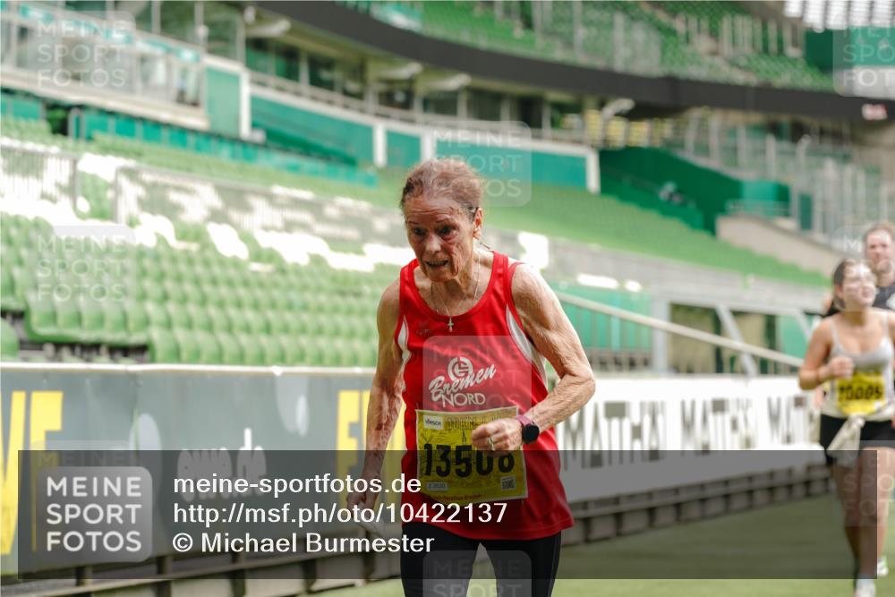 13.09.2026 - 21. swb-Marathon Bremen Michael Burmester http://msf.ph/oto/10422137 13.09.2026 10:45:31 Laufen im Stadion 10137, 10176, 10191, 10192, 10194, 10202, 10242, 10295, 10344, 10430, 10472, 10524, 10568, 10600, 10629, 10651, 10679, 10713, 10979, 10999, 11050, 11081, 11181, 11200, 11233, 11244, 11307, 11309, 11355, 11367, 11385, 11408, 11495, 11574, 11629, 11709, 11760, 11808, 11821, 11932, 11943, 12057, 12089, 12151, 12153, 12177, 12178, 12211, 12224, 12226, 12285, 12311, 12321, 12334, 12374, 12462, 12539, 10148, 10303, 10330, 10361, 10362 meine-sportfotos.de