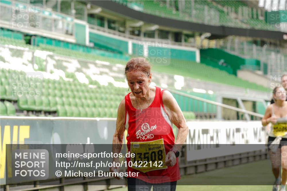 13.09.2026 - 21. swb-Marathon Bremen Michael Burmester http://msf.ph/oto/10422142 13.09.2026 10:45:31 Laufen im Stadion 10137, 10176, 10191, 10192, 10194, 10202, 10242, 10295, 10344, 10430, 10472, 10524, 10568, 10600, 10629, 10651, 10679, 10713, 10979, 10999, 11050, 11081, 11181, 11200, 11233, 11244, 11307, 11309, 11355, 11367, 11385, 11408, 11495, 11574, 11629, 11709, 11760, 11808, 11821, 11932, 11943, 12057, 12089, 12151, 12153, 12177, 12178, 12211, 12224, 12226, 12285, 12311, 12321, 12334, 12374, 12462, 12539, 10148, 10303, 10330, 10361, 10362 meine-sportfotos.de