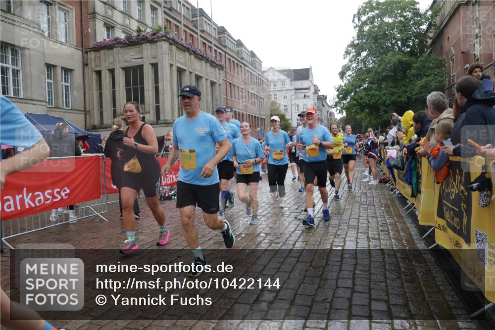 13.09.2026 - Kiel Lauf Yannick Fuchs http://msf.ph/oto/10422144 13.09.2026 10:55:31 Ziel 34, 428, 1841, 1885, 2330, 2331, 3105, 3379, 4519, 4594, 5544, 5572, 5822, 5903, 6753, 6880, 6922, 7148, 7568, 7966, 8330, 8765, 8772, 9014, 9651, 9653, 9858, 10597, 10722, 11621, 11946, 11952, 12500, 185, 313, 575, 1232, 1459, 1815, 1851, 1973, 2198, 2330, 2331, 2339, 2548, 2554, 2738, 2813, 3084, 3429, 3645, 3699, 3903, 4369, 4370, 4403, 4625, 4652, 4665, 4678, 4898, 4902, 5104, 5485, 5645, 5834, 6193, 6490, 6498, 6501, 6583, 6800, 6991, 7118, 7450, 7566, 7722, 8121, 8791 meine-sportfotos.de