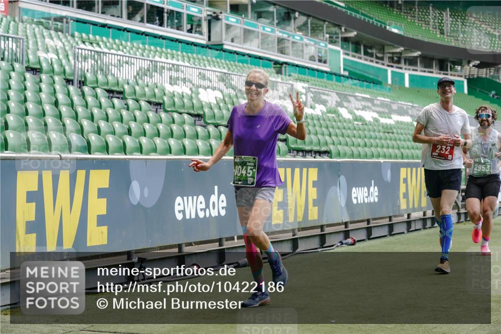 13.09.2026 - 21. swb-Marathon Bremen Michael Burmester http://msf.ph/oto/10422186 13.09.2026 12:59:50 Laufen im Stadion 135, 148, 191, 226, 232, 260, 342, 651, 745, 972, 1080, 1166, 1209, 1368, 1493, 1494, 1516, 1650, 1861, 1931, 1935, 1963, 2088, 2210, 2289, 2293, 2306, 2322, 2367, 2427, 2481, 2517, 2570, 2577, 2686, 2700, 2771, 2806, 2807, 2827, 2885, 2899, 2906, 2914, 2953, 2961, 2979, 3015, 3021, 3076, 3098, 3105, 3120, 3124, 3145, 3168, 3190, 3233, 3273, 3354, 3435, 3480, 3516, 3531, 3652, 3729, 3774, 3855, 3856, 3861, 3930, 3934, 205 meine-sportfotos.de