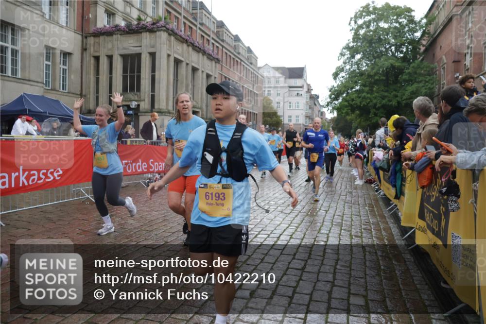 13.09.2026 - Kiel Lauf Yannick Fuchs http://msf.ph/oto/10422210 13.09.2026 10:55:38 Ziel 34, 1885, 1929, 2190, 2208, 3105, 3297, 3539, 4519, 4594, 5544, 5572, 5822, 6753, 6922, 7148, 7568, 8330, 8346, 8631, 8632, 8772, 9014, 9651, 9653, 10597, 10722, 11036, 11621, 11952, 12500, 185, 313, 428, 1459, 1815, 1841, 1851, 1973, 2330, 2331, 2339, 2738, 3084, 3379, 3429, 3645, 3903, 4403, 4678, 4898, 5104, 5485, 5572, 5645, 5834, 5903, 6193, 6490, 6498, 6501, 6583, 6800, 6880, 6991, 7118, 7148, 7450, 7566, 7966, 8765, 8772, 8791, 9858, 10597, 10722, 11946, 2548 meine-sportfotos.de