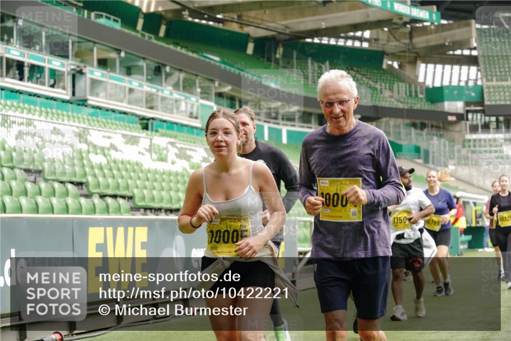 13.09.2026 - 21. swb-Marathon Bremen Michael Burmester http://msf.ph/oto/10422221 13.09.2026 10:45:36 Laufen im Stadion 10137, 10176, 10191, 10192, 10194, 10202, 10242, 10295, 10344, 10430, 10472, 10524, 10568, 10600, 10651, 10679, 10713, 10979, 10999, 11050, 11081, 11181, 11200, 11233, 11244, 11307, 11309, 11367, 11385, 11495, 11574, 11629, 11675, 11709, 11760, 11808, 11821, 11932, 11943, 12057, 12089, 12151, 12153, 12177, 12178, 12211, 12224, 12226, 12285, 12311, 12321, 12334, 12374, 12462, 12539, 10148, 10303, 10330, 10361, 10362 meine-sportfotos.de