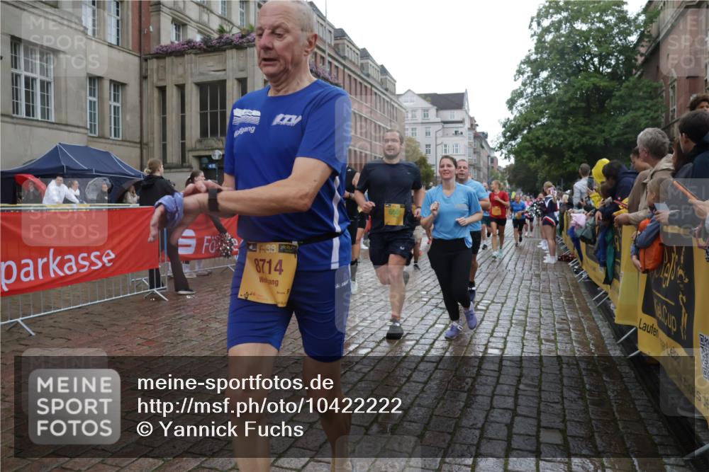 13.09.2026 - Kiel Lauf Yannick Fuchs http://msf.ph/oto/10422222 13.09.2026 10:55:41 Ziel 566, 1673, 1885, 1929, 2190, 2208, 2589, 3105, 3297, 3539, 4519, 4594, 4747, 5822, 6753, 6922, 7568, 7988, 8330, 8346, 8631, 8632, 8722, 9014, 9651, 9653, 11036, 11621, 11952, 12499, 12500, 34, 185, 313, 428, 1459, 1841, 1851, 1973, 2330, 2331, 2738, 3379, 3429, 3645, 3903, 4403, 4678, 4898, 5104, 5485, 5544, 5572, 5645, 5834, 5903, 6490, 6498, 6501, 6800, 6880, 6991, 7118, 7148, 7450, 7566, 7568, 7966, 8765, 8772, 8791, 9858, 10597, 10722, 11946, 12500, 2548 meine-sportfotos.de