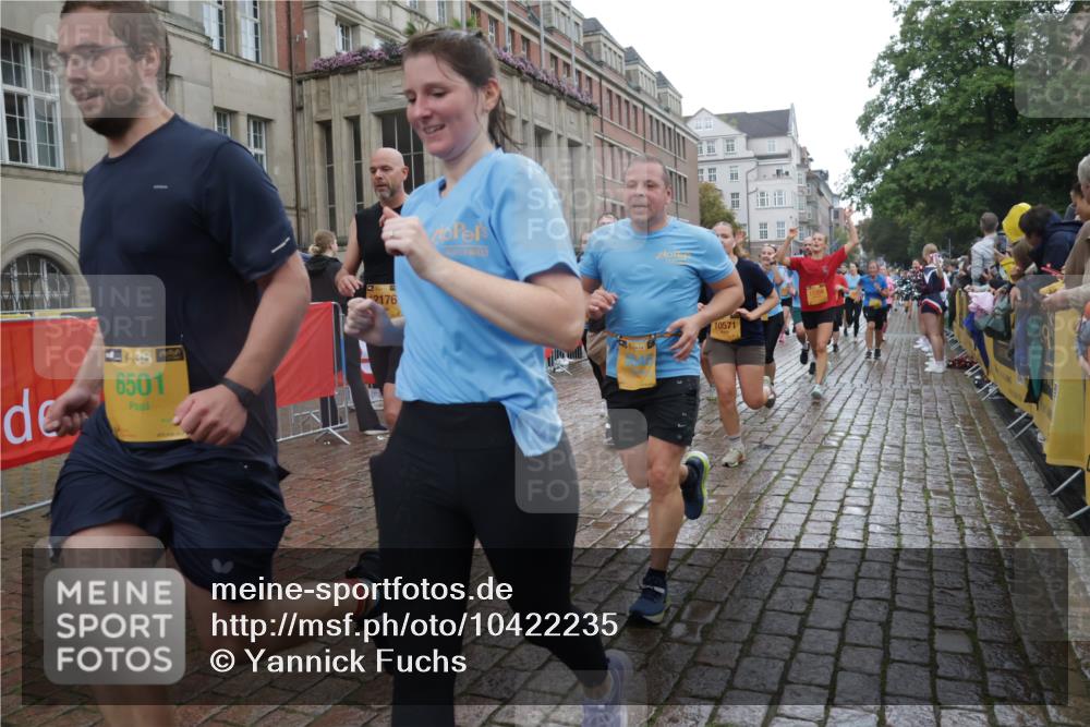 13.09.2026 - Kiel Lauf Yannick Fuchs http://msf.ph/oto/10422235 13.09.2026 10:55:42 Ziel 280, 566, 1264, 1673, 1885, 1929, 2190, 2208, 2589, 3105, 3297, 3539, 4519, 4594, 4747, 5822, 6753, 6922, 7988, 8330, 8346, 8631, 8632, 8722, 9014, 9651, 9653, 11036, 11621, 11952, 12499, 34, 185, 313, 428, 1459, 1841, 1851, 2330, 2331, 2738, 3379, 3429, 3645, 3903, 4403, 4519, 4678, 4898, 5104, 5485, 5544, 5572, 5645, 5822, 5834, 5903, 6490, 6498, 6501, 6800, 6880, 6991, 7118, 7148, 7450, 7566, 7568, 7966, 8765, 8772, 8791, 9014, 9858, 10597, 10722, 11946, 12500, 2548 meine-sportfotos.de