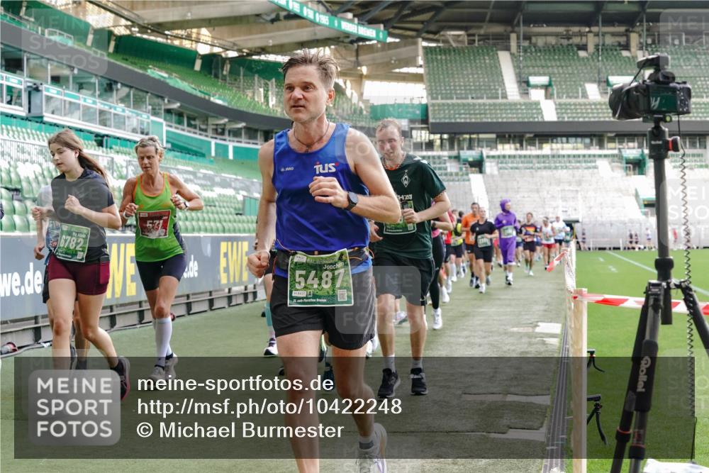 13.09.2026 - 21. swb-Marathon Bremen Michael Burmester http://msf.ph/oto/10422248 13.09.2026 13:22:42 Laufen im Stadion 128, 160, 211, 258, 343, 351, 423, 441, 533, 571, 601, 609, 708, 782, 851, 892, 1060, 1094, 1157, 1177, 1178, 1259, 1316, 1331, 1344, 1417, 1518, 1657, 1669, 1691, 1729, 1746, 1788, 1883, 2213, 2290, 2433, 2475, 2504, 2526, 2551, 2619, 2632, 2652, 2660, 2685, 2711, 2828, 2954, 2964, 2995, 3022, 3034, 3225, 3252, 3347, 3351, 3423, 3447, 3505, 3530, 3559, 3682, 3727, 3770, 3784, 3819, 4020, 4054, 4231, 4406, 4407, 4431, 4466, 4467, 4584, 1506 meine-sportfotos.de