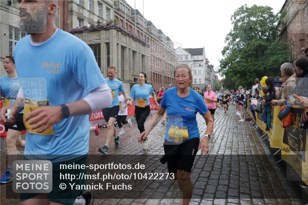 13.09.2026 - Kiel Lauf Yannick Fuchs http://msf.ph/oto/10422273 13.09.2026 10:55:46 Ziel 280, 566, 1264, 1673, 1929, 2190, 2208, 2264, 2589, 3297, 3539, 4747, 5034, 5279, 5752, 5772, 7988, 8346, 8631, 8632, 8722, 11036, 11196, 11621, 11952, 12327, 12499, 34, 185, 313, 428, 1841, 1851, 1885, 2330, 2331, 3105, 3379, 3429, 3645, 4403, 4519, 4594, 4678, 5485, 5544, 5572, 5822, 5834, 5903, 6753, 6800, 6880, 6922, 7118, 7148, 7450, 7566, 7568, 7966, 8330, 8765, 8772, 8791, 9014, 9651, 9653, 9858, 10597, 10722, 11621, 11946, 11952, 12500, 7483, 7118, 7566, 8845 meine-sportfotos.de