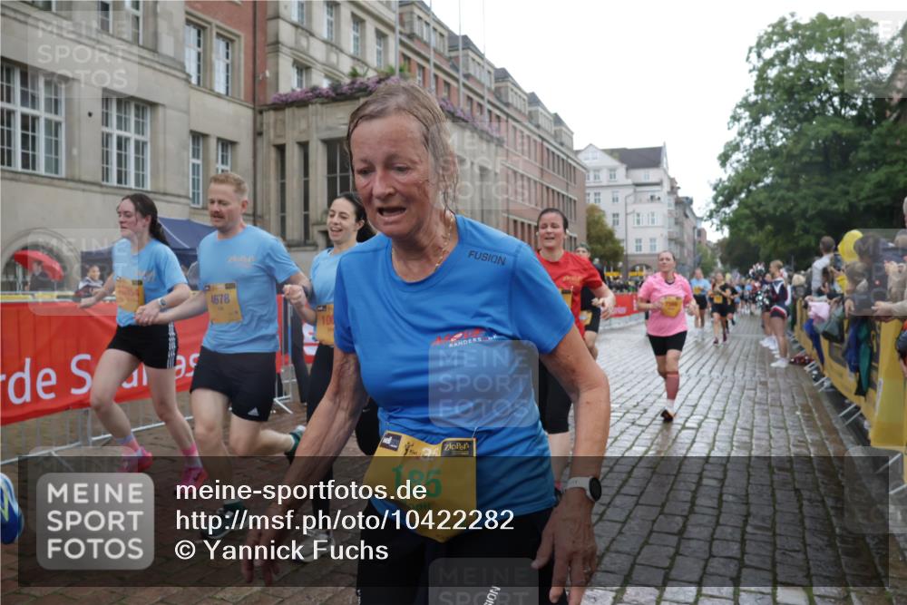 13.09.2026 - Kiel Lauf Yannick Fuchs http://msf.ph/oto/10422282 13.09.2026 10:55:46 Ziel 280, 566, 1264, 1673, 1929, 2190, 2208, 2264, 2589, 3297, 3539, 4747, 5034, 5279, 5752, 5772, 7988, 8346, 8631, 8632, 8722, 11036, 11196, 11621, 11952, 12327, 12499, 34, 185, 313, 428, 1841, 1851, 1885, 2330, 2331, 3105, 3379, 3429, 3645, 4403, 4519, 4594, 4678, 5485, 5544, 5572, 5822, 5834, 5903, 6753, 6800, 6880, 6922, 7118, 7148, 7450, 7566, 7568, 7966, 8330, 8765, 8772, 8791, 9014, 9651, 9653, 9858, 10597, 10722, 11621, 11946, 11952, 12500, 7483, 7118, 7566, 8845 meine-sportfotos.de