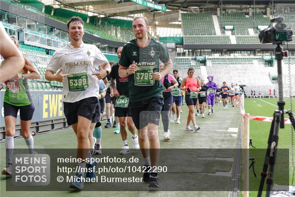 13.09.2026 - 21. swb-Marathon Bremen Michael Burmester http://msf.ph/oto/10422290 13.09.2026 13:22:43 Laufen im Stadion 128, 160, 211, 258, 343, 351, 423, 441, 533, 571, 601, 609, 708, 782, 851, 892, 1060, 1094, 1157, 1177, 1178, 1259, 1316, 1331, 1344, 1417, 1518, 1657, 1669, 1691, 1729, 1746, 1788, 1883, 2213, 2290, 2433, 2475, 2504, 2526, 2551, 2619, 2632, 2652, 2660, 2685, 2711, 2828, 2954, 2964, 2995, 3022, 3034, 3225, 3252, 3347, 3351, 3423, 3447, 3505, 3530, 3559, 3682, 3727, 3770, 3784, 3819, 4020, 4054, 4231, 4406, 4407, 4431, 4466, 4467, 4584, 1506 meine-sportfotos.de