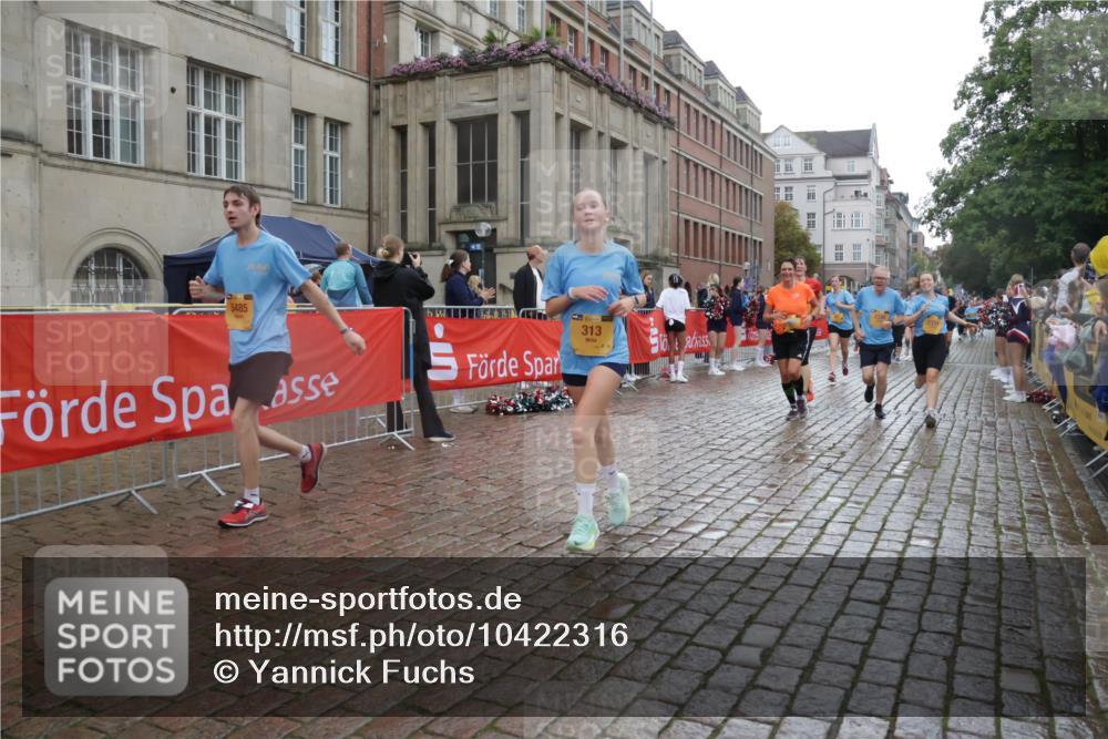 13.09.2026 - Kiel Lauf Yannick Fuchs http://msf.ph/oto/10422316 13.09.2026 10:55:53 Ziel 280, 566, 1264, 1673, 1929, 2264, 2589, 2798, 4556, 4747, 5034, 5279, 5553, 5752, 5772, 7707, 7851, 7988, 8631, 8722, 8733, 8813, 9069, 11036, 11196, 12327, 12499, 12579, 34, 313, 428, 1841, 1885, 1929, 2190, 2208, 2330, 2331, 3105, 3297, 3379, 3539, 4519, 4594, 5485, 5544, 5572, 5822, 5903, 6753, 6800, 6880, 6922, 7148, 7568, 7966, 8330, 8346, 8631, 8632, 8765, 8772, 9014, 9651, 9653, 9858, 10597, 10722, 11036, 11621, 11946, 11952, 12500, 574, 778, 7483, 7118, 7566, 8845 meine-sportfotos.de