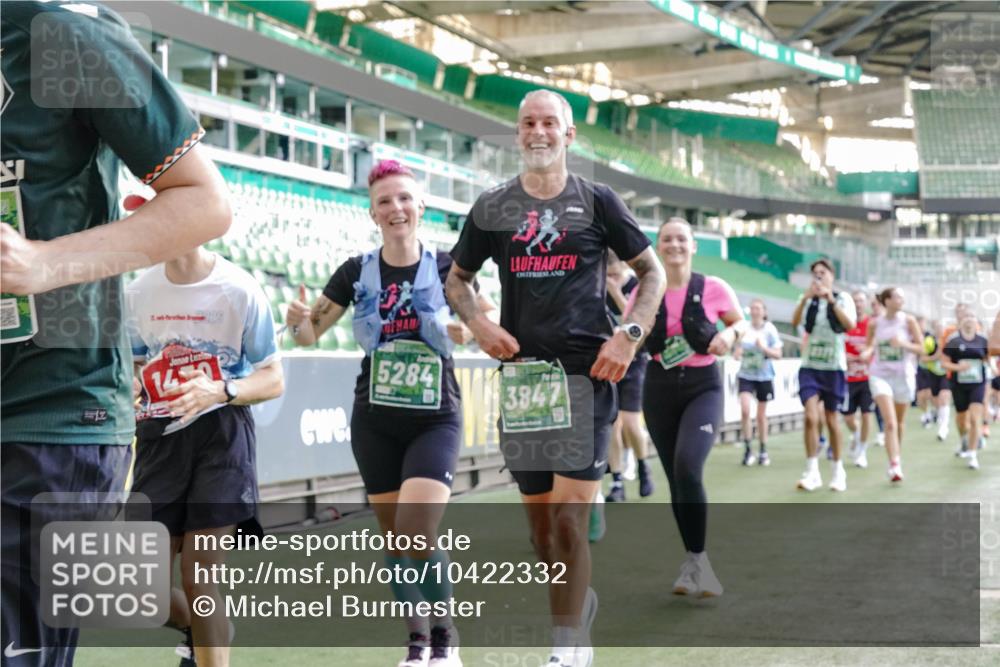 13.09.2026 - 21. swb-Marathon Bremen Michael Burmester http://msf.ph/oto/10422332 13.09.2026 13:22:44 Laufen im Stadion 128, 160, 211, 258, 343, 351, 423, 441, 533, 571, 601, 609, 708, 851, 892, 1060, 1094, 1157, 1177, 1178, 1259, 1331, 1344, 1417, 1518, 1657, 1669, 1691, 1729, 1746, 1788, 1883, 2213, 2290, 2433, 2475, 2504, 2526, 2551, 2619, 2632, 2652, 2660, 2685, 2711, 2828, 2954, 2964, 2995, 3022, 3034, 3225, 3252, 3347, 3351, 3423, 3447, 3505, 3530, 3559, 3682, 3727, 3770, 3784, 3819, 4020, 4054, 4231, 4406, 4407, 4431, 4466, 4467, 4584, 1506 meine-sportfotos.de