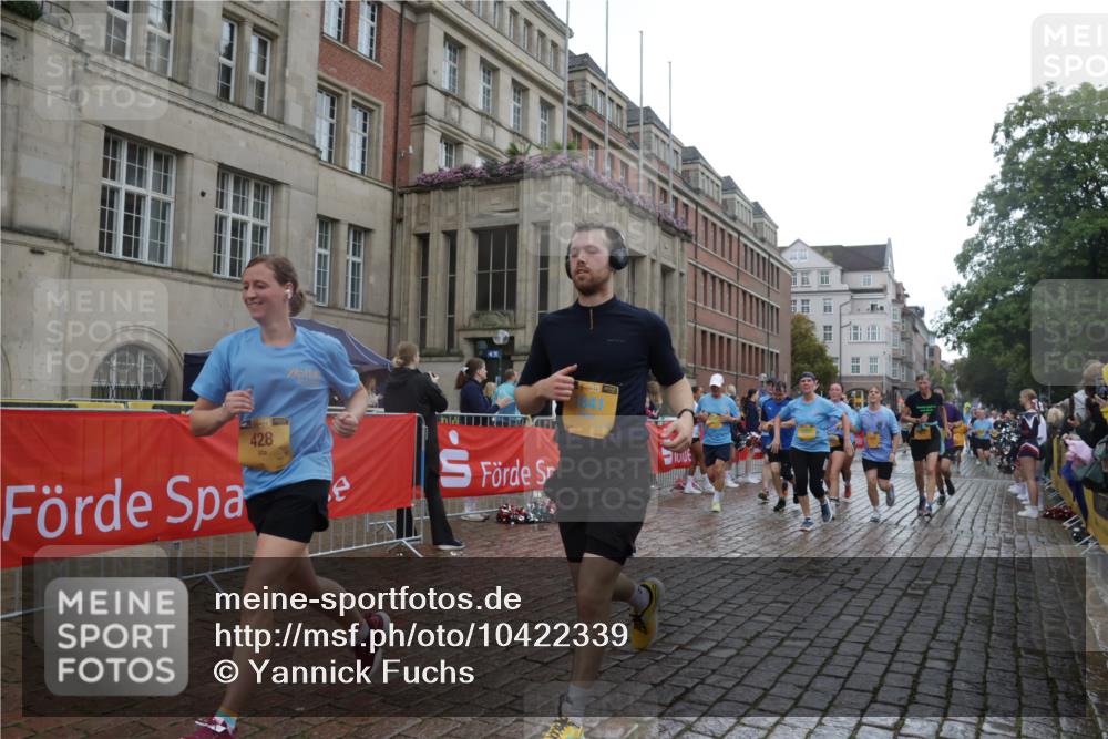13.09.2026 - Kiel Lauf Yannick Fuchs http://msf.ph/oto/10422339 13.09.2026 10:55:58 Ziel 350, 429, 712, 774, 775, 2264, 2564, 2798, 4556, 5034, 5279, 5553, 5752, 5772, 6572, 7707, 7851, 7995, 8733, 8813, 8910, 9069, 11196, 12316, 12327, 12579, 34, 280, 428, 566, 1264, 1673, 1841, 1885, 1929, 2190, 2208, 2589, 3105, 3297, 3539, 4519, 4594, 4747, 5034, 5544, 5572, 5822, 5903, 6753, 6880, 6922, 7148, 7568, 7966, 7988, 8330, 8346, 8631, 8632, 8722, 8765, 8772, 9014, 9651, 9653, 10597, 10722, 11036, 11196, 11621, 11946, 11952, 12327, 12499, 12500, 574, 778, 7483 meine-sportfotos.de