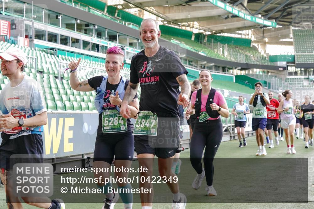 13.09.2026 - 21. swb-Marathon Bremen Michael Burmester http://msf.ph/oto/10422349 13.09.2026 13:22:45 Laufen im Stadion 128, 160, 211, 258, 343, 351, 423, 441, 533, 571, 601, 609, 708, 851, 892, 1060, 1094, 1157, 1177, 1178, 1259, 1331, 1344, 1417, 1518, 1657, 1669, 1691, 1729, 1746, 1788, 1883, 2213, 2290, 2433, 2475, 2504, 2526, 2551, 2619, 2632, 2652, 2660, 2685, 2711, 2828, 2954, 2964, 2995, 3022, 3034, 3225, 3252, 3292, 3347, 3351, 3423, 3447, 3505, 3530, 3559, 3682, 3727, 3770, 3784, 3819, 4020, 4054, 4231, 4406, 4407, 4431, 4466, 4467, 4584, 1506 meine-sportfotos.de