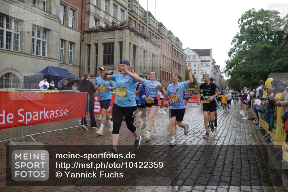 13.09.2026 - Kiel Lauf Yannick Fuchs http://msf.ph/oto/10422359 13.09.2026 10:56:00 Ziel 350, 429, 712, 774, 775, 2264, 2564, 2798, 4556, 5009, 5279, 5553, 5752, 5772, 6572, 7707, 7851, 7995, 8073, 8158, 8733, 8813, 8910, 9069, 12316, 12579, 34, 280, 566, 1264, 1673, 1885, 1929, 2190, 2208, 2264, 2589, 3105, 3297, 3539, 4519, 4594, 4747, 5034, 5544, 5572, 5752, 5822, 5903, 6753, 6880, 6922, 7148, 7568, 7966, 7988, 8330, 8346, 8631, 8632, 8722, 8765, 8772, 9014, 9651, 9653, 10597, 10722, 11036, 11196, 11621, 11946, 11952, 12327, 12499, 12500, 574, 778, 7483 meine-sportfotos.de