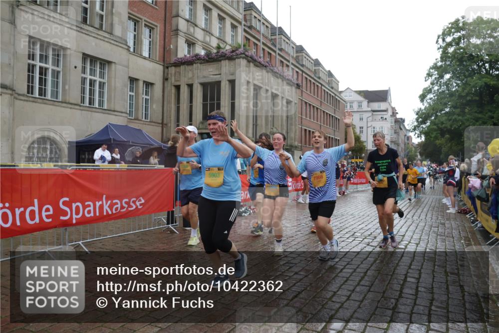 13.09.2026 - Kiel Lauf Yannick Fuchs http://msf.ph/oto/10422362 13.09.2026 10:56:00 Ziel 350, 429, 712, 774, 775, 2264, 2564, 2798, 4556, 5009, 5279, 5553, 5752, 5772, 6572, 7707, 7851, 7995, 8073, 8158, 8733, 8813, 8910, 9069, 12316, 12579, 34, 280, 566, 1264, 1673, 1885, 1929, 2190, 2208, 2264, 2589, 3105, 3297, 3539, 4519, 4594, 4747, 5034, 5544, 5572, 5752, 5822, 5903, 6753, 6880, 6922, 7148, 7568, 7966, 7988, 8330, 8346, 8631, 8632, 8722, 8765, 8772, 9014, 9651, 9653, 10597, 10722, 11036, 11196, 11621, 11946, 11952, 12327, 12499, 12500, 574, 778, 7483 meine-sportfotos.de