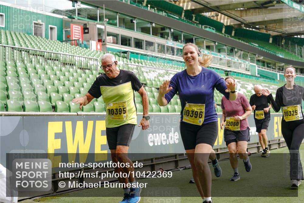13.09.2026 - 21. swb-Marathon Bremen Michael Burmester http://msf.ph/oto/10422369 13.09.2026 10:45:43 Laufen im Stadion 10137, 10176, 10191, 10192, 10194, 10202, 10242, 10344, 10430, 10472, 10524, 10568, 10600, 10651, 10679, 10713, 10979, 11050, 11081, 11181, 11200, 11244, 11296, 11309, 11367, 11385, 11495, 11529, 11530, 11546, 11574, 11629, 11675, 11709, 11760, 11808, 11821, 11932, 11943, 12057, 12089, 12151, 12153, 12177, 12178, 12211, 12224, 12226, 12285, 12311, 12316, 12317, 12321, 12334, 12374, 12422, 12462, 12539, 10002, 10148, 10303, 10330, 10361, 10362 meine-sportfotos.de