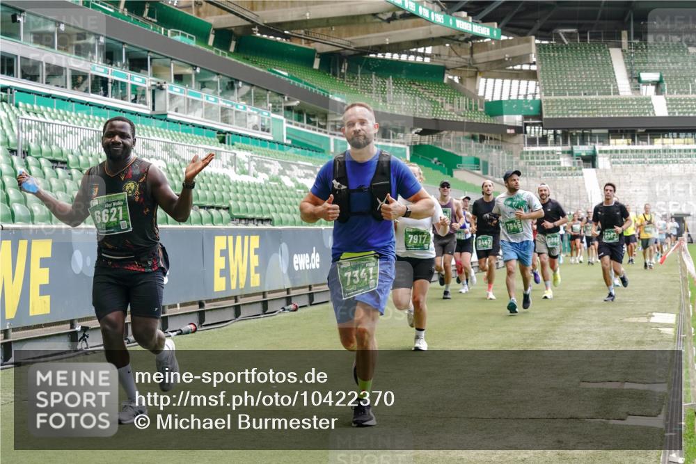 13.09.2026 - 21. swb-Marathon Bremen Michael Burmester http://msf.ph/oto/10422370 13.09.2026 12:59:58 Laufen im Stadion 135, 191, 226, 232, 260, 342, 651, 745, 972, 1080, 1166, 1209, 1368, 1493, 1494, 1516, 1650, 1861, 1935, 1963, 2088, 2210, 2289, 2293, 2306, 2322, 2367, 2427, 2481, 2517, 2570, 2577, 2686, 2700, 2708, 2806, 2807, 2827, 2885, 2899, 2906, 2914, 2953, 2961, 2967, 2979, 3015, 3021, 3076, 3098, 3105, 3120, 3124, 3145, 3168, 3173, 3190, 3233, 3273, 3354, 3385, 3435, 3480, 3516, 3531, 3642, 3652, 3729, 3774, 3855, 3856, 3861, 3930, 3934 meine-sportfotos.de