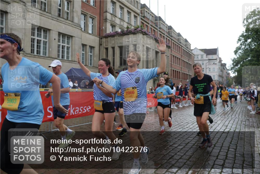 13.09.2026 - Kiel Lauf Yannick Fuchs http://msf.ph/oto/10422376 13.09.2026 10:56:01 Ziel 350, 429, 712, 774, 775, 2564, 2798, 4556, 5009, 5279, 5553, 5772, 6572, 7483, 7707, 7851, 7995, 8073, 8158, 8733, 8813, 8910, 9069, 12316, 12579, 34, 280, 566, 1264, 1673, 1885, 1929, 2190, 2208, 2264, 2589, 3105, 3297, 3539, 4519, 4594, 4747, 5034, 5279, 5544, 5572, 5752, 5772, 5822, 5903, 6753, 6880, 6922, 7148, 7568, 7966, 7988, 8330, 8346, 8631, 8632, 8722, 8765, 8772, 9014, 9651, 9653, 10597, 10722, 11036, 11196, 11621, 11946, 11952, 12327, 12499, 12500, 574, 778 meine-sportfotos.de