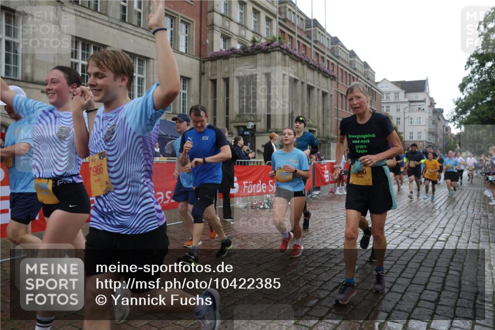 13.09.2026 - Kiel Lauf Yannick Fuchs http://msf.ph/oto/10422385 13.09.2026 10:56:01 Ziel 350, 429, 712, 774, 775, 2564, 2798, 4556, 5009, 5279, 5553, 5772, 6572, 7483, 7707, 7851, 7995, 8073, 8158, 8733, 8813, 8910, 9069, 12316, 12579, 34, 280, 566, 1264, 1673, 1885, 1929, 2190, 2208, 2264, 2589, 3105, 3297, 3539, 4519, 4594, 4747, 5034, 5279, 5544, 5572, 5752, 5772, 5822, 5903, 6753, 6880, 6922, 7148, 7568, 7966, 7988, 8330, 8346, 8631, 8632, 8722, 8765, 8772, 9014, 9651, 9653, 10597, 10722, 11036, 11196, 11621, 11946, 11952, 12327, 12499, 12500, 574, 778 meine-sportfotos.de