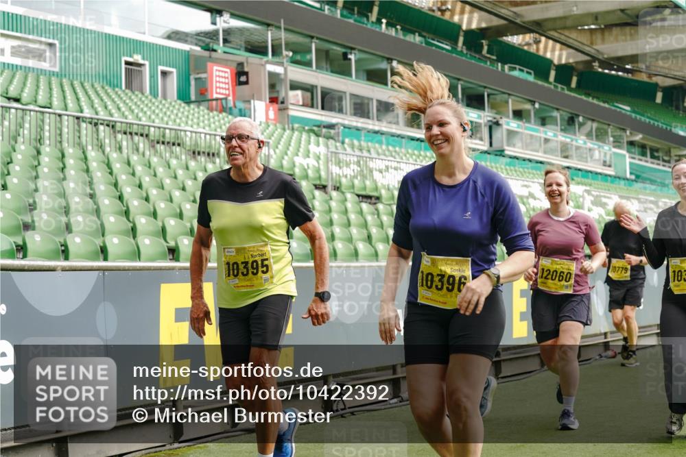 13.09.2026 - 21. swb-Marathon Bremen Michael Burmester http://msf.ph/oto/10422392 13.09.2026 10:45:43 Laufen im Stadion 10137, 10176, 10191, 10192, 10194, 10202, 10242, 10344, 10430, 10472, 10524, 10568, 10600, 10651, 10679, 10713, 10979, 11050, 11081, 11181, 11200, 11244, 11296, 11309, 11367, 11385, 11495, 11529, 11530, 11546, 11574, 11629, 11675, 11709, 11760, 11808, 11821, 11932, 11943, 12057, 12089, 12151, 12153, 12177, 12178, 12211, 12224, 12226, 12285, 12311, 12316, 12317, 12321, 12334, 12374, 12422, 12462, 12539, 10002, 10148, 10303, 10330, 10361, 10362 meine-sportfotos.de