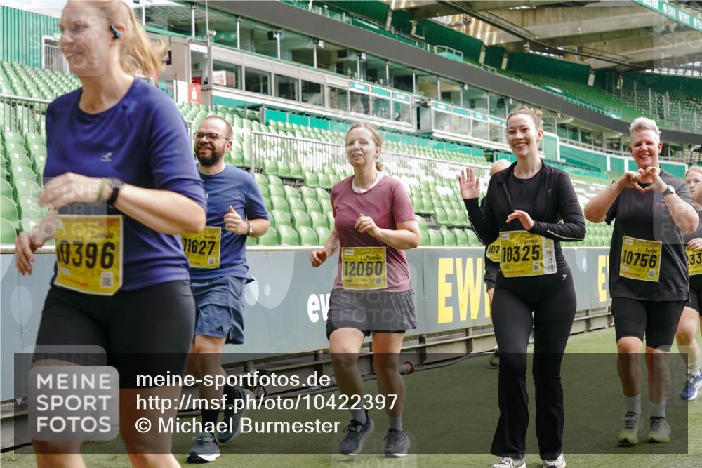 13.09.2026 - 21. swb-Marathon Bremen Michael Burmester http://msf.ph/oto/10422397 13.09.2026 10:45:44 Laufen im Stadion 10137, 10176, 10191, 10192, 10194, 10202, 10242, 10344, 10430, 10472, 10524, 10568, 10600, 10651, 10679, 10713, 10979, 11050, 11081, 11181, 11200, 11244, 11296, 11309, 11367, 11385, 11495, 11529, 11530, 11546, 11574, 11629, 11675, 11709, 11760, 11808, 11821, 11932, 11943, 12057, 12089, 12151, 12153, 12177, 12178, 12211, 12224, 12226, 12285, 12311, 12316, 12317, 12321, 12334, 12374, 12422, 12462, 12539, 10002, 10148, 10303, 10330, 10361, 10362 meine-sportfotos.de