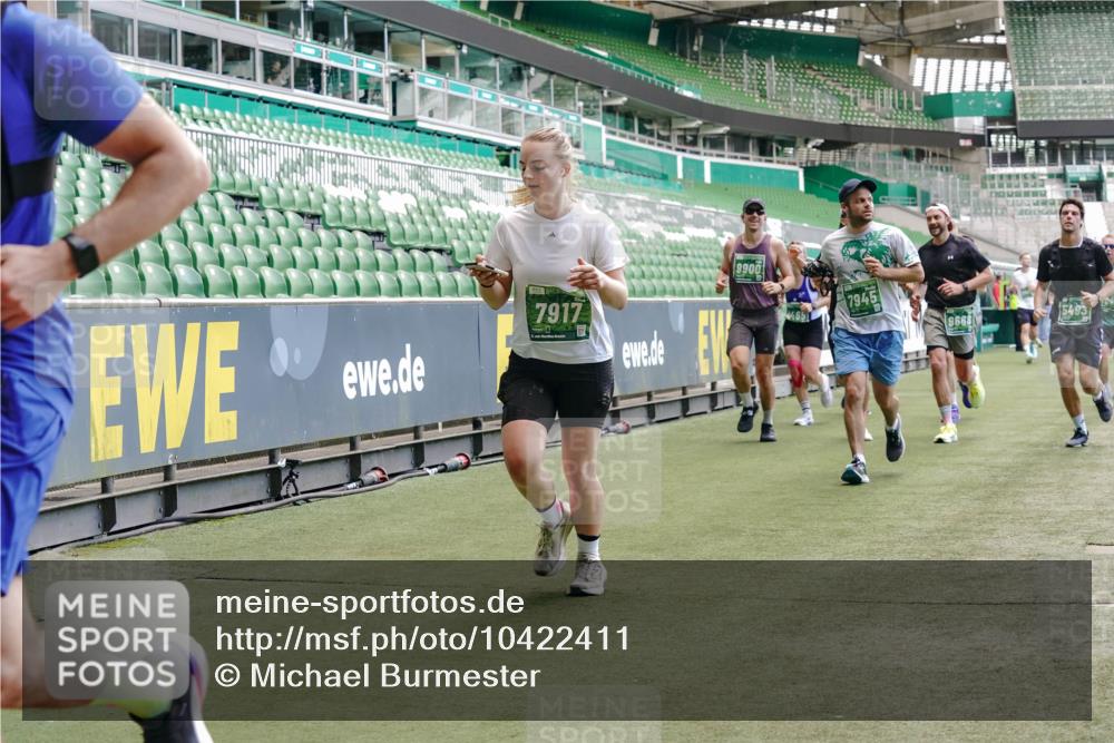 13.09.2026 - 21. swb-Marathon Bremen Michael Burmester http://msf.ph/oto/10422411 13.09.2026 12:59:59 Laufen im Stadion 135, 191, 226, 232, 260, 342, 651, 745, 972, 1080, 1166, 1209, 1368, 1493, 1494, 1516, 1650, 1861, 1935, 1963, 2088, 2210, 2289, 2293, 2306, 2322, 2367, 2427, 2481, 2517, 2570, 2577, 2686, 2700, 2708, 2806, 2807, 2827, 2885, 2899, 2906, 2914, 2953, 2961, 2967, 2979, 3015, 3021, 3076, 3098, 3105, 3120, 3124, 3145, 3168, 3173, 3190, 3233, 3273, 3354, 3385, 3435, 3480, 3516, 3531, 3642, 3652, 3729, 3774, 3855, 3856, 3861, 3930, 3934 meine-sportfotos.de
