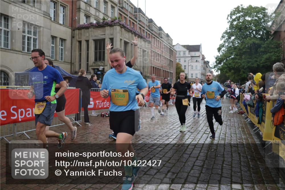 13.09.2026 - Kiel Lauf Yannick Fuchs http://msf.ph/oto/10422427 13.09.2026 10:56:05 Ziel 350, 429, 574, 712, 774, 775, 1208, 2564, 2798, 3541, 5009, 5553, 6572, 7292, 7483, 7707, 7851, 7995, 8054, 8073, 8158, 8813, 8910, 9069, 10774, 10795, 12316, 12579, 12603, 34, 280, 566, 1264, 1673, 1885, 1929, 2190, 2208, 2264, 2589, 2798, 3105, 3297, 3539, 4519, 4556, 4594, 4747, 5034, 5279, 5544, 5752, 5772, 5822, 6753, 6922, 7568, 7988, 8330, 8346, 8631, 8632, 8722, 8733, 9014, 9651, 9653, 11036, 11196, 11621, 11952, 12327, 12499, 12500, 248, 778, 34 meine-sportfotos.de