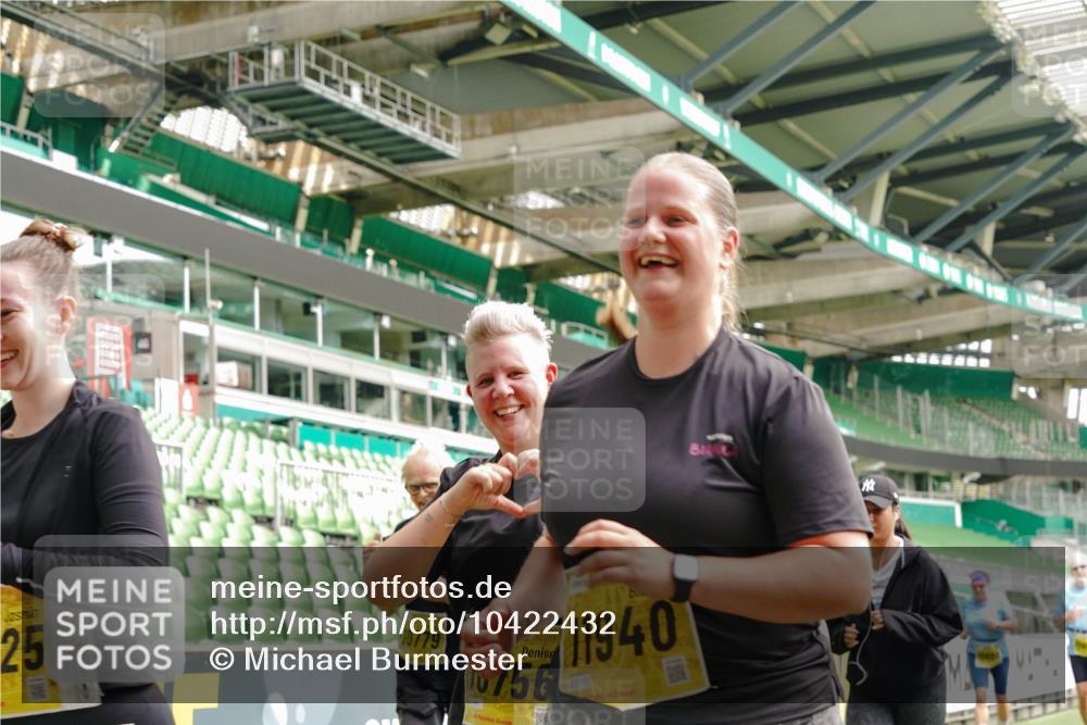13.09.2026 - 21. swb-Marathon Bremen Michael Burmester http://msf.ph/oto/10422432 13.09.2026 10:45:46 Laufen im Stadion 10137, 10176, 10191, 10192, 10194, 10202, 10242, 10344, 10430, 10472, 10524, 10568, 10600, 10651, 10679, 10713, 10979, 11050, 11081, 11181, 11200, 11244, 11296, 11309, 11367, 11385, 11457, 11495, 11529, 11530, 11546, 11574, 11629, 11675, 11709, 11760, 11808, 11821, 11932, 11943, 12057, 12089, 12151, 12153, 12177, 12178, 12211, 12224, 12226, 12285, 12311, 12316, 12317, 12321, 12334, 12374, 12422, 12462, 12539, 10002, 10148, 10303, 10330, 10361, 10362 meine-sportfotos.de