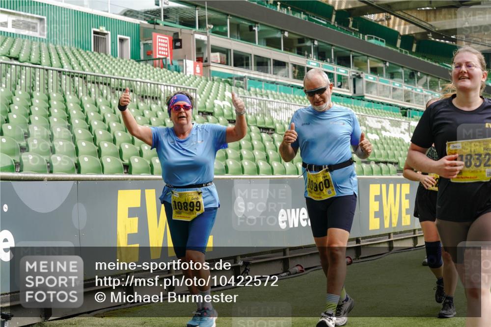 13.09.2026 - 21. swb-Marathon Bremen Michael Burmester http://msf.ph/oto/10422572 13.09.2026 10:45:53 Laufen im Stadion 10137, 10161, 10191, 10192, 10194, 10202, 10242, 10344, 10430, 10472, 10524, 10535, 10568, 10600, 10651, 10679, 10713, 10895, 10970, 10979, 11050, 11081, 11181, 11200, 11244, 11296, 11309, 11367, 11457, 11495, 11529, 11530, 11546, 11574, 11629, 11675, 11709, 11760, 11808, 11821, 11932, 12057, 12089, 12151, 12153, 12177, 12178, 12211, 12224, 12226, 12285, 12311, 12316, 12317, 12321, 12374, 12422, 12462, 12539, 10002, 10148, 10303, 10330, 10361, 10362 meine-sportfotos.de