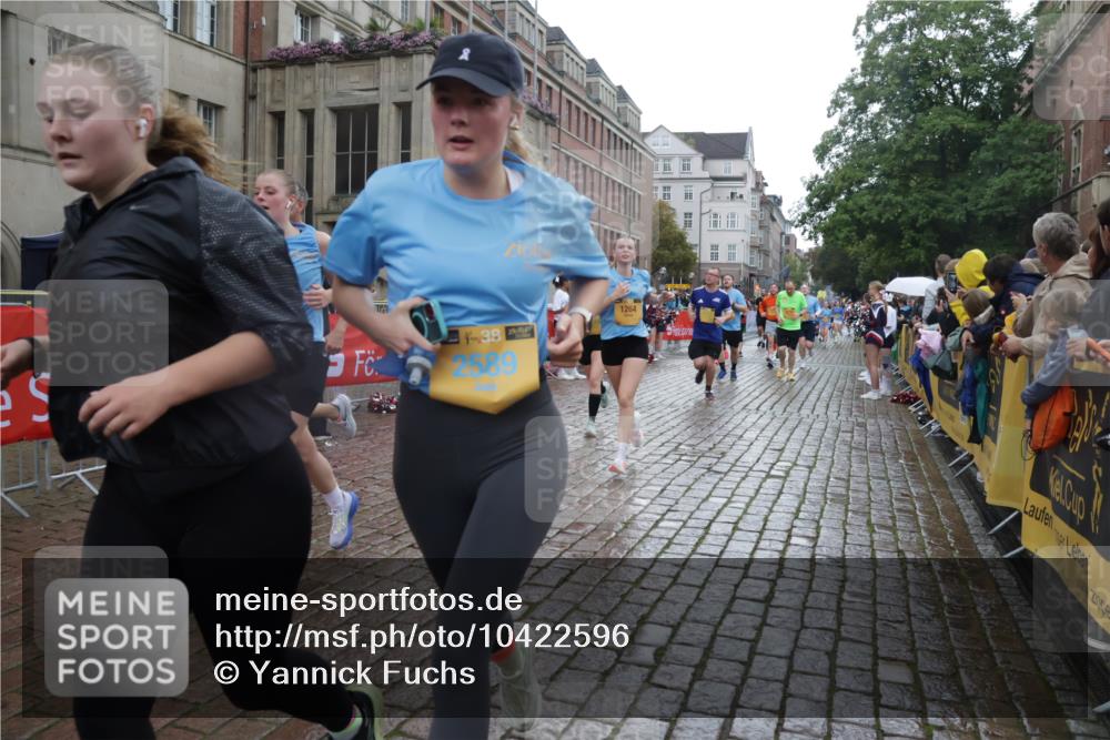 13.09.2026 - Kiel Lauf Yannick Fuchs http://msf.ph/oto/10422596 13.09.2026 10:56:20 Ziel 248, 476, 778, 1618, 2075, 2454, 2674, 2829, 2880, 3267, 4440, 4806, 5067, 5682, 5683, 6530, 6605, 6884, 9210, 10264, 10421, 10433, 10509, 10570, 10750, 10774, 12043, 12171, 12669, 280, 350, 429, 566, 574, 712, 774, 775, 1208, 1264, 2264, 2564, 2589, 2798, 3541, 4556, 4747, 5009, 5034, 5279, 5553, 5752, 5772, 6572, 7292, 7483, 7707, 7851, 7988, 7995, 8054, 8073, 8158, 8733, 8813, 8910, 9069, 10774, 10795, 11196, 12316, 12327, 12499, 12579, 1139, 1504 meine-sportfotos.de