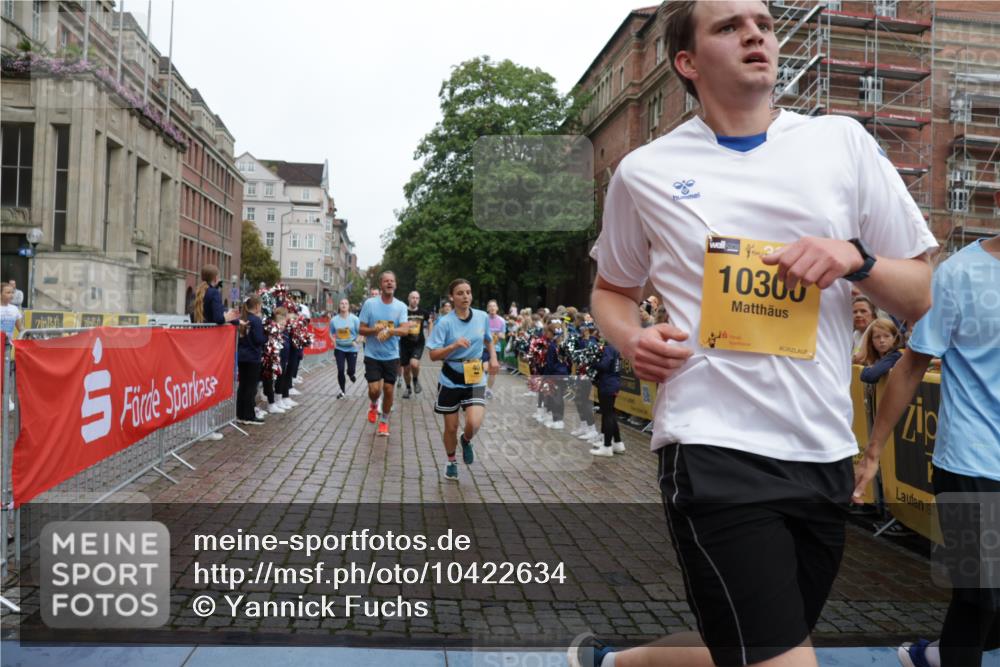 13.09.2026 - Kiel Lauf Yannick Fuchs http://msf.ph/oto/10422634 13.09.2026 09:43:32 Ziel 40, 401, 1049, 1833, 1857, 4171, 4256, 7773, 7857, 7905, 8066, 8770, 8834, 10189, 10300, 11246, 12101, 12575, 255, 623, 1040, 1508, 3041, 3850, 5530, 5929, 6377, 7099, 7532, 8191, 8808, 9354, 9933, 10047, 10118, 11753, 12259, 654, 4522, 5171, 5857, 5964, 7510, 7948, 9323, 9934, 10460, 10641, 12164, 1213, 3849, 5530, 7874, 8191, 9311, 9629, 12678 meine-sportfotos.de