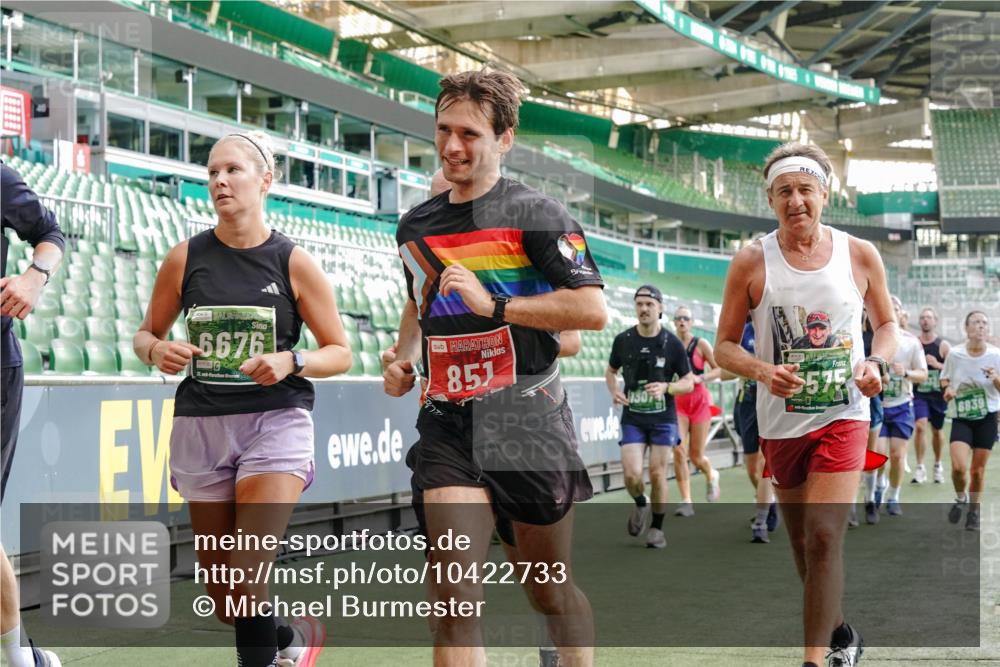 13.09.2026 - 21. swb-Marathon Bremen Michael Burmester http://msf.ph/oto/10422733 13.09.2026 13:22:58 Laufen im Stadion 128, 160, 211, 258, 343, 351, 434, 533, 571, 609, 708, 851, 892, 1060, 1157, 1178, 1259, 1331, 1344, 1417, 1657, 1669, 1691, 1729, 1746, 1788, 1883, 2213, 2286, 2290, 2433, 2445, 2475, 2495, 2504, 2526, 2619, 2632, 2652, 2660, 2685, 2711, 2768, 2936, 2964, 2968, 2995, 3022, 3034, 3225, 3252, 3282, 3292, 3347, 3351, 3364, 3395, 3423, 3447, 3505, 3530, 3559, 3682, 3727, 3770, 3784, 3819, 4020, 4054, 4231, 4406, 4407, 4431, 4466, 4467, 4584, 1506 meine-sportfotos.de