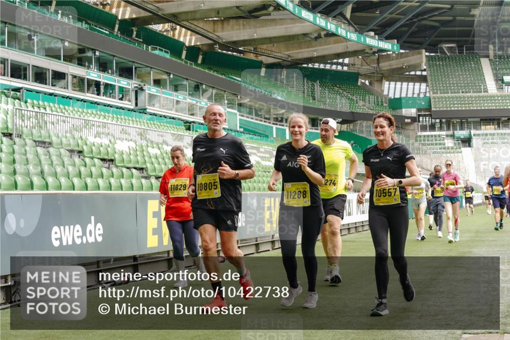 13.09.2026 - 21. swb-Marathon Bremen Michael Burmester http://msf.ph/oto/10422738 13.09.2026 10:45:58 Laufen im Stadion 10137, 10161, 10192, 10194, 10202, 10242, 10344, 10430, 10472, 10524, 10535, 10568, 10600, 10651, 10679, 10713, 10895, 10970, 10979, 11050, 11081, 11181, 11200, 11244, 11296, 11309, 11367, 11457, 11495, 11529, 11530, 11546, 11574, 11675, 11709, 11760, 11808, 11821, 11932, 12057, 12089, 12151, 12153, 12177, 12178, 12211, 12224, 12226, 12285, 12311, 12316, 12317, 12321, 12374, 12422, 12462, 12539, 10002, 10148, 10303, 10330, 10361, 10362 meine-sportfotos.de
