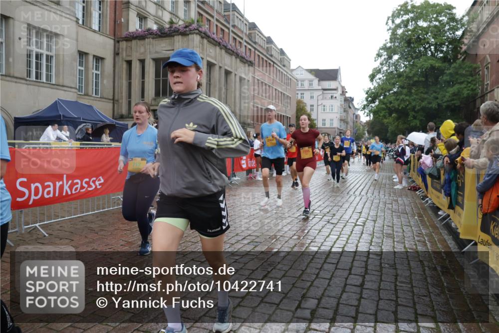 13.09.2026 - Kiel Lauf Yannick Fuchs http://msf.ph/oto/10422741 13.09.2026 10:56:34 Ziel 248, 476, 929, 1139, 1157, 1504, 1557, 1666, 1805, 2526, 2560, 2674, 2880, 3000, 3061, 3286, 3410, 3413, 3466, 4180, 4209, 4440, 5593, 6067, 6882, 7594, 7642, 8989, 8997, 9674, 10509, 10621, 10659, 12762, 350, 429, 476, 574, 712, 774, 775, 778, 1208, 1618, 2075, 2454, 2564, 2674, 2829, 3267, 3541, 4440, 4806, 5009, 5067, 5682, 5683, 6530, 6572, 6605, 6884, 7292, 7483, 7995, 8054, 8073, 8158, 8910, 9210, 10264, 10421, 10433, 10509, 10570, 10750, 10774, 10795, 12316, 452 meine-sportfotos.de