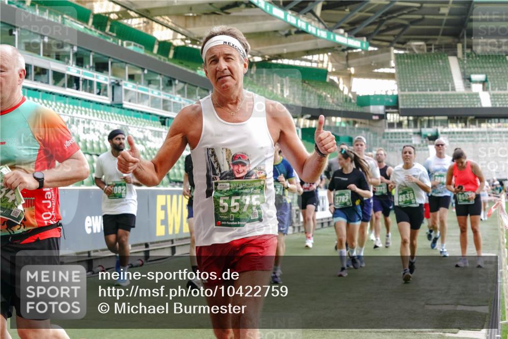 13.09.2026 - 21. swb-Marathon Bremen Michael Burmester http://msf.ph/oto/10422759 13.09.2026 13:22:59 Laufen im Stadion 128, 160, 211, 258, 343, 351, 434, 533, 571, 609, 708, 851, 892, 1060, 1157, 1178, 1259, 1331, 1344, 1417, 1657, 1669, 1691, 1729, 1746, 1788, 1883, 2213, 2286, 2290, 2433, 2445, 2475, 2495, 2504, 2526, 2619, 2632, 2652, 2660, 2685, 2711, 2768, 2936, 2964, 2968, 2995, 3022, 3034, 3225, 3252, 3282, 3292, 3347, 3351, 3364, 3395, 3423, 3447, 3505, 3530, 3559, 3682, 3727, 3770, 3784, 3819, 4020, 4054, 4231, 4406, 4407, 4431, 4466, 4467, 4584, 1506 meine-sportfotos.de
